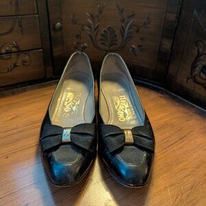 Vintage Salvatore Ferragamo Kitten Heels Size "8 2A"